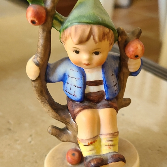 hummel figurine apple tree boy